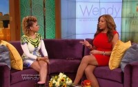 Wendy Williams n’en revient pas que Tiny ait changé la couleur de ses yeux