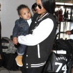 Ciara et son bébé à l’aéroport de Los Angeles
