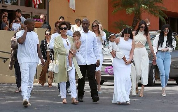 Le clan Kardashian célèbre Paques