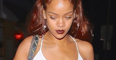 Rihanna tout en blanc