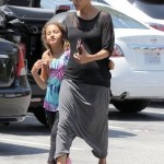 Halle Berry et sa fille Nahla sortent de CVS Pharmacy