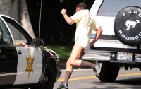 Cuba Gooding Jr sans pantalon tourne une scène de “American Crime Story: The People Vs OJ Simpson”