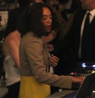 Solange Knowles fait le DJ lors d’une soirée NYC Pride