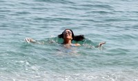 Eva Longoria profite de la plage à Marbella en Espagne