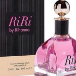 Rihanna inaugure son nouveau parfum “Riri” à Brooklyn