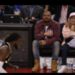 Drake assiste au match des Raptors de Toronto, il est OK pour une collaboration avec Adele